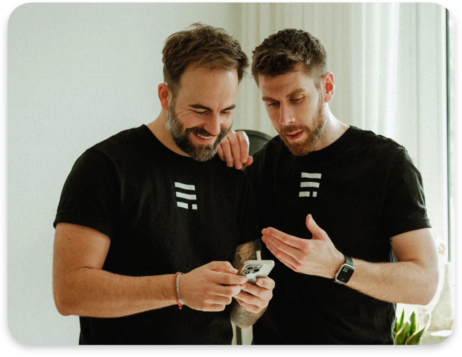 EUPHORIA Teammitglied am Telefon
